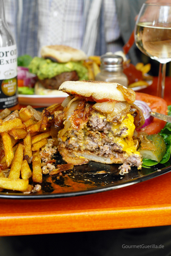 Best burger in town at "The Bird Hamburg" - Eating like a little bird can be done elsewhere.